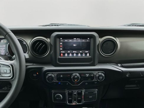 Used 2023 Jeep Wrangler Unlimited AWD/4WD image 18