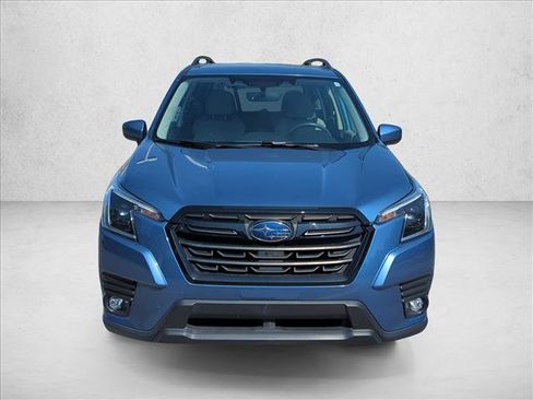 Used 2024 Subaru Forester Premium AWD/4WD image 2