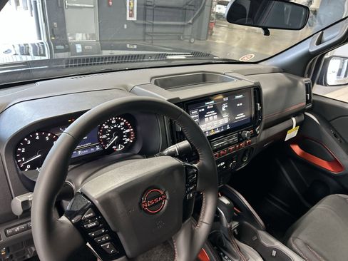 New 2026 Nissan Frontier PRO-4X w/ Pro-4x Convenience Package AWD/4WD image 27