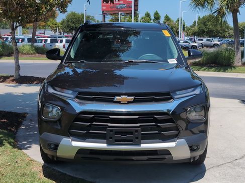 Used 2023 Chevrolet TrailBlazer LT AWD/4WD image 3