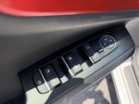 Certified 2025 Kia Soul GT-Line FWD image 13