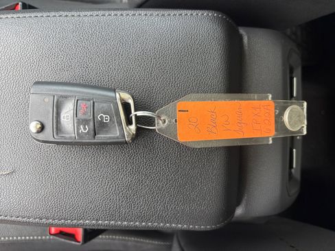 Used 2020 Volkswagen Tiguan SE w/ Panoramic Sunroof Package FWD image 27