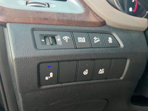 Used 2017 Hyundai Santa Fe Limited image 20