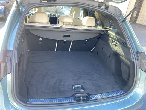 Used 2025 Mercedes-Benz GLC 300 4MATIC image 25