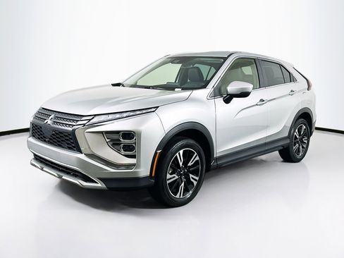Used 2025 Mitsubishi Eclipse Cross SE image 3