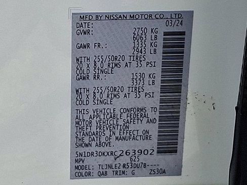 Used 2024 Nissan Pathfinder Platinum image 28