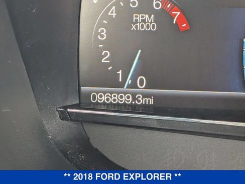 Used 2018 Ford Explorer XLT w/ Equipment Group 201A AWD/4WD image 40