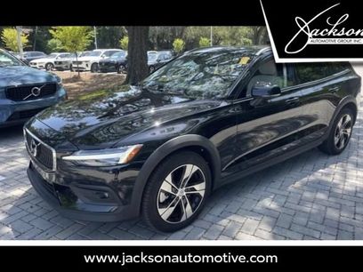 Used 2025 Volvo V60 B5 Cross Country Plus