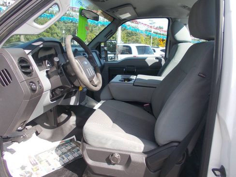 Used 2016 Ford F250 XL w/ Power Equipment Group AWD/4WD image 5