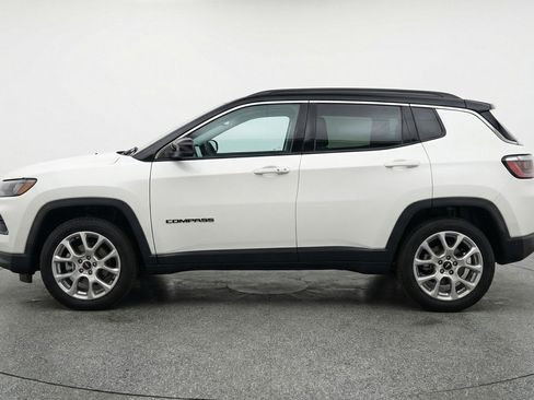 Used 2025 Jeep Compass Limited AWD/4WD image 5