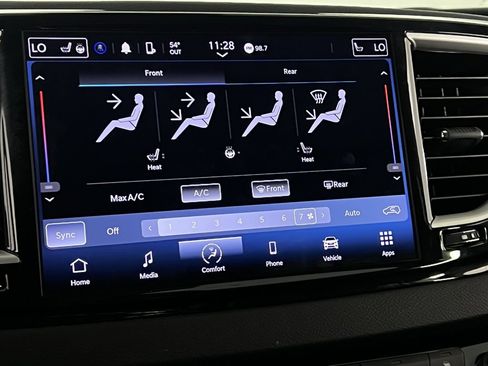 Certified 2024 Chrysler Pacifica Touring-L image 17