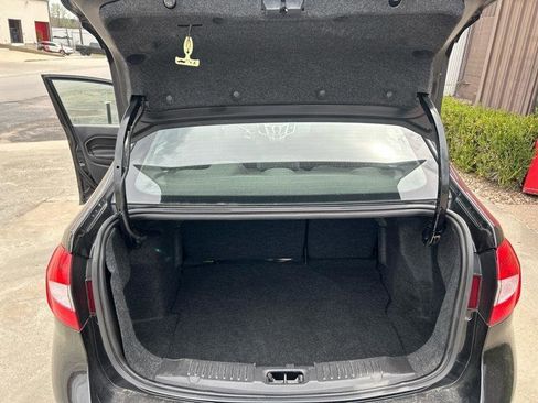 Used 2013 Ford Fiesta SE image 8