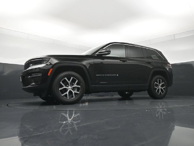 Used 2023 Jeep Grand Cherokee Limited w/ Trailer Tow Prep Group (B) AWD/4WD image 20