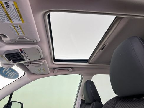Used 2019 Subaru Forester Premium AWD/4WD image 23