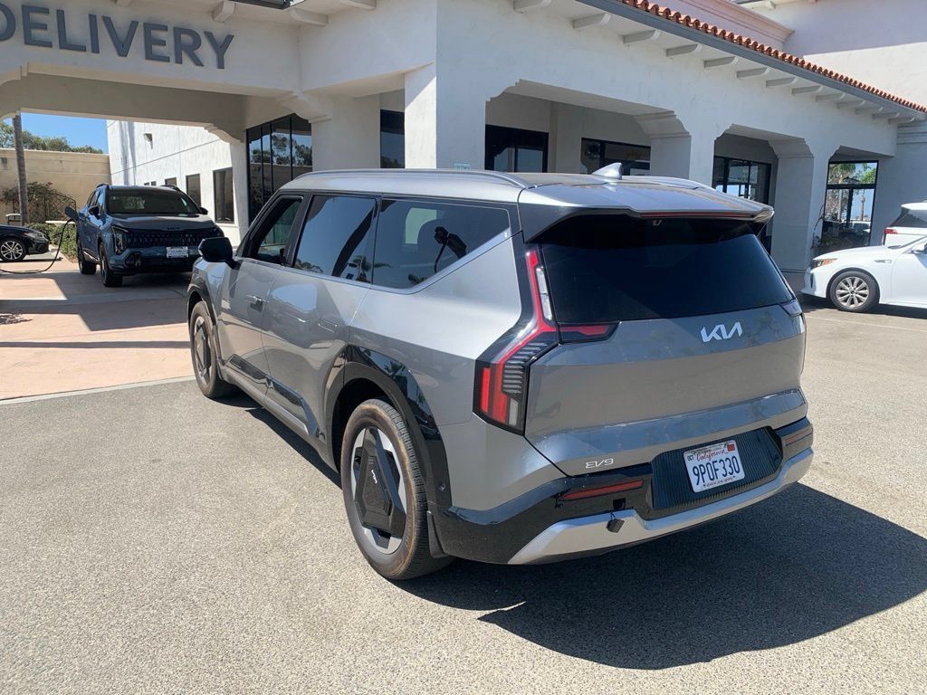 Certified 2024 Kia EV9 Land AWD/4WD image 8