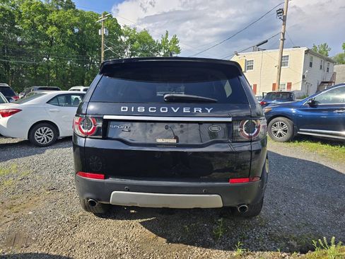 Used 2018 Land Rover Discovery Sport HSE Luxury image 12