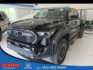 Used 2025 Toyota Tacoma TRD Off-Road w/ TRD Off Road Upgrade Package AWD/4WD video 1