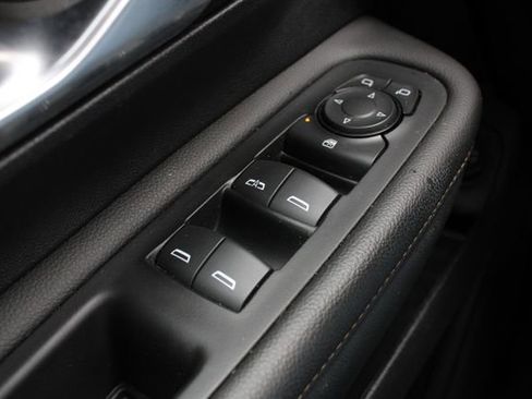 Used 2023 GMC Terrain AT4 image 8