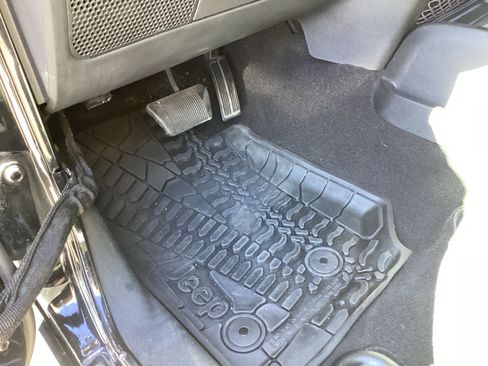 Used 2017 Jeep Wrangler Unlimited Sport w/ Quick Order Package 24S image 17