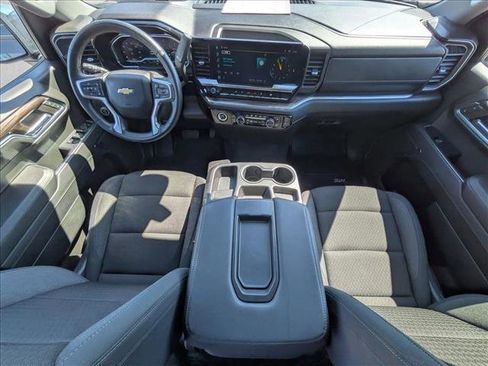 Used 2024 Chevrolet Silverado 1500 LT image 18