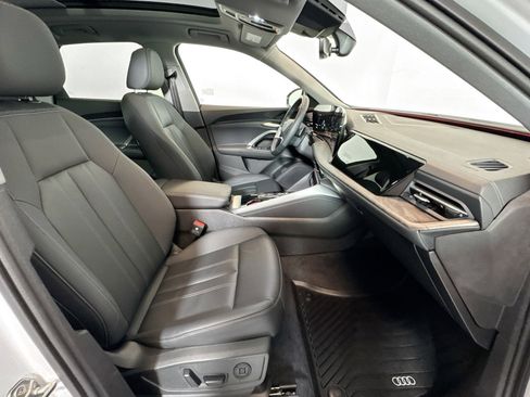 Used 2025 Audi Q5 Premium w/ Convenience Package image 26