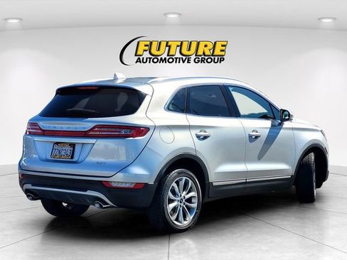 Used 2017 Lincoln MKC Select w/ Select Plus Package image 4