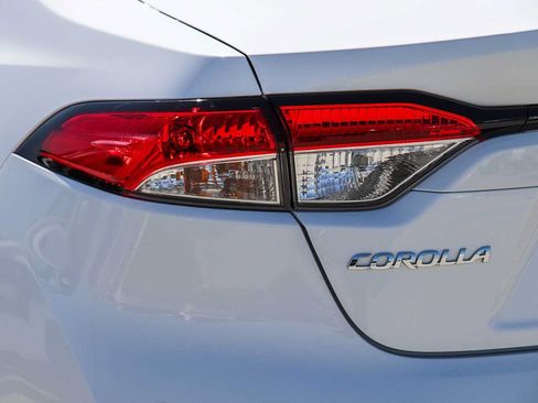 Used 2024 Toyota Corolla LE FWD image 9