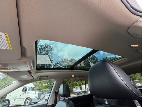 Used 2019 Volkswagen Atlas SE w/ Towing Package image 34