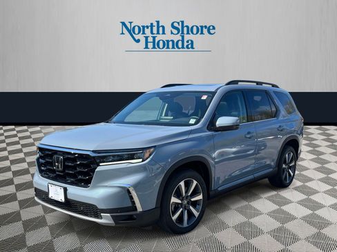 Certified 2023 Honda Pilot Touring image 2