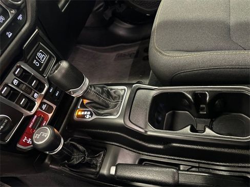 Used 2024 Jeep Gladiator Sport image 30