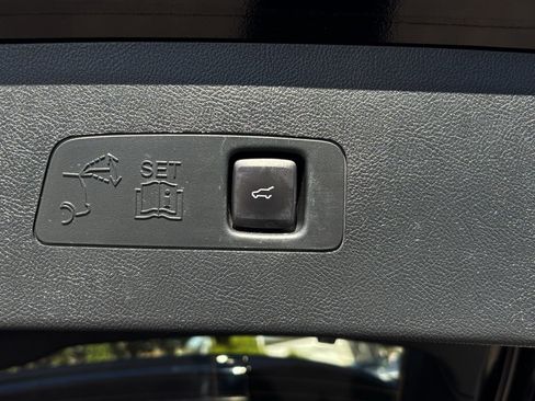 Used 2021 Lincoln Corsair FWD w/ Convenience Package image 25