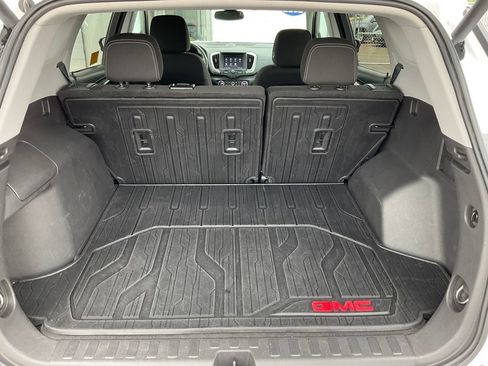 Certified 2022 GMC Terrain SLE w/ Driver Convenience Package AWD/4WD image 22
