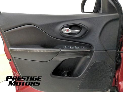 Used 2015 Jeep Cherokee Limited AWD/4WD image 26