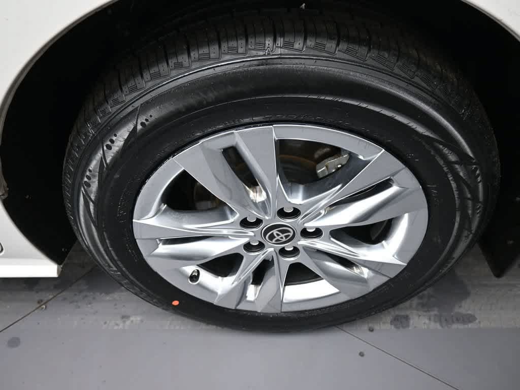 Used 2024 Toyota Sienna XLE w/ XLE Plus Package AWD/4WD image 15