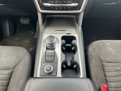 Used 2020 Ford Explorer XLT w/ Comfort Package image 11