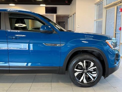 Used 2025 Volkswagen Atlas Cross Sport SE AWD/4WD image 16