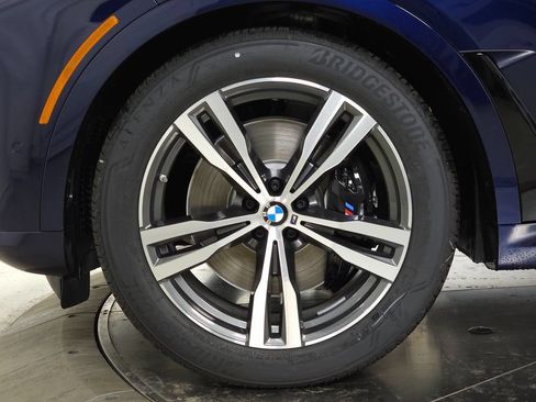Used 2026 BMW X7 xDrive40i w/ M Sport Package AWD/4WD image 7