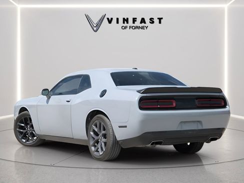 Used 2020 Dodge Challenger SXT w/ Blacktop Package RWD image 2
