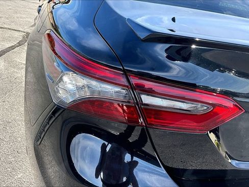 Used 2022 Toyota Camry XSE FWD image 23