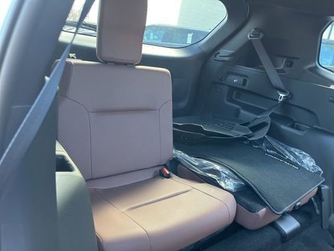 New 2025 Mitsubishi Outlander SEL image 23