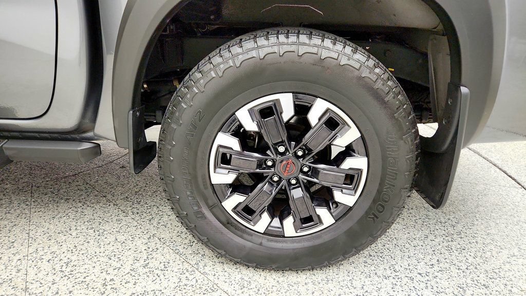 Used 2024 Nissan Frontier PRO-4X w/ Pro Convenience Package AWD/4WD image 9