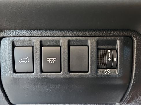 Certified 2025 Subaru Ascent Bronze Edition image 28