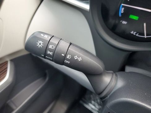 Used 2024 Toyota Sienna XLE image 27