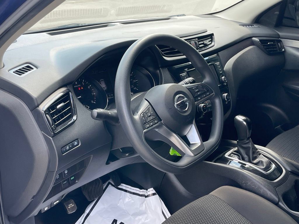 Used 2022 Nissan Rogue Sport S FWD image 9