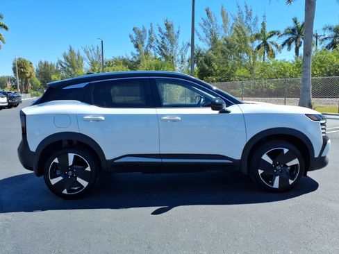 Certified 2025 Nissan Kicks SR image 15