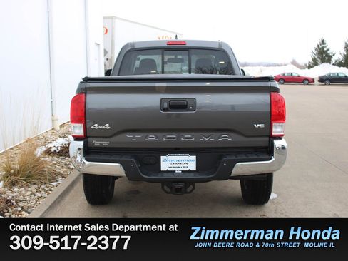 Used 2017 Toyota Tacoma SR5 w/ Tow Package image 5