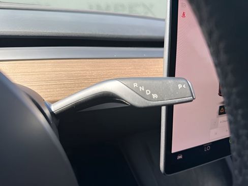 Used 2023 Tesla Model Y Long Range image 17