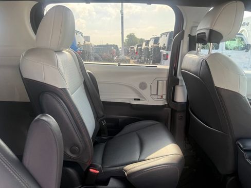 Used 2022 Toyota Sienna XSE w/ XSE Plus Package AWD/4WD image 61