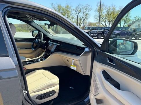 New 2026 Jeep Grand Cherokee L Limited AWD/4WD image 27
