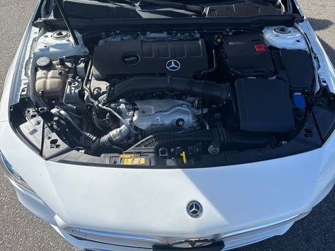 Used 2022 Mercedes-Benz CLA 250 4MATIC image 23